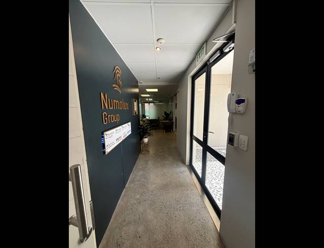 219M² OFFICE TO LET IN PAARDEVLEI